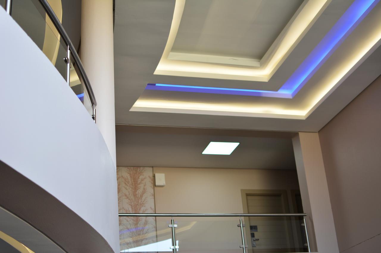 Regal Inn Hotel Мидранд Екстериор снимка