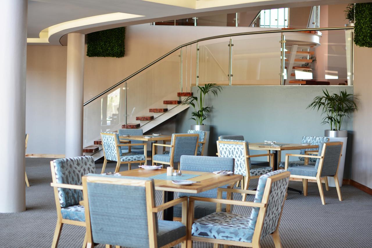 Regal Inn Hotel Мидранд Екстериор снимка