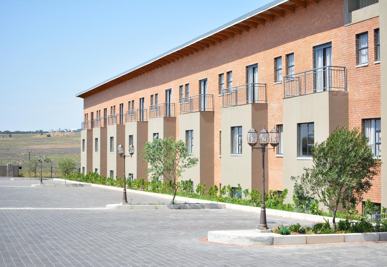 Regal Inn Hotel Мидранд Екстериор снимка