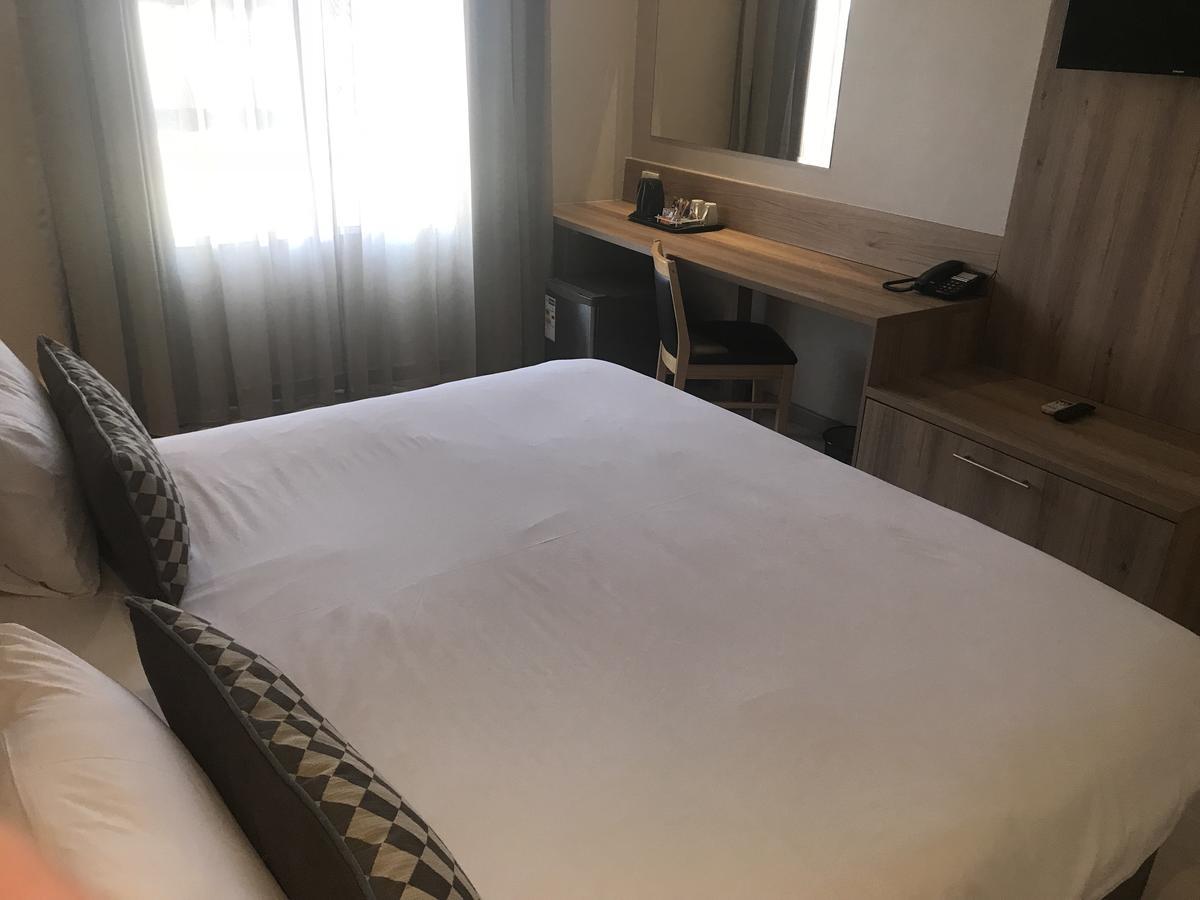 Regal Inn Hotel Мидранд Екстериор снимка