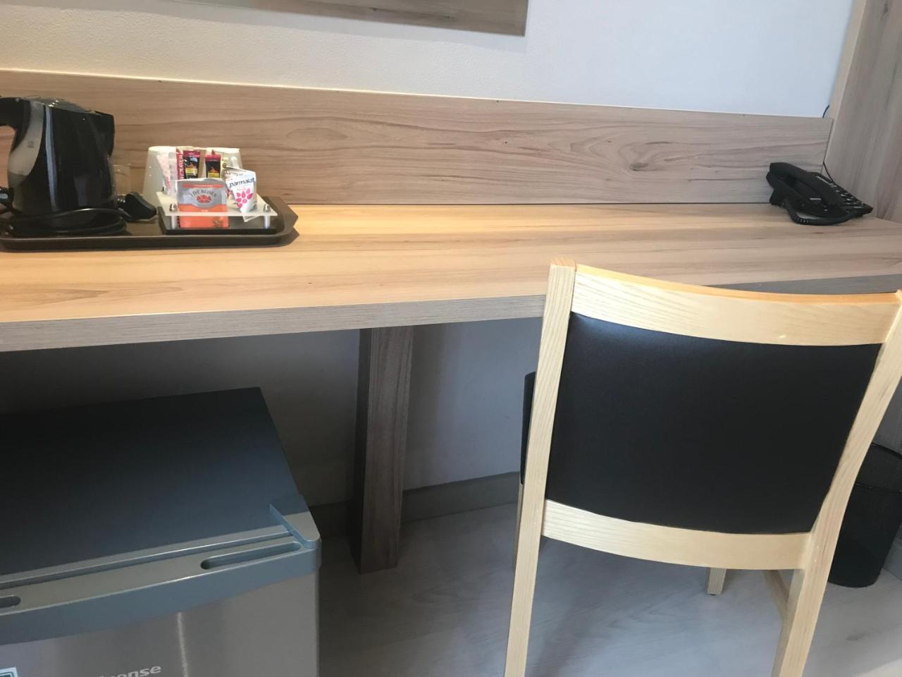Regal Inn Hotel Мидранд Екстериор снимка